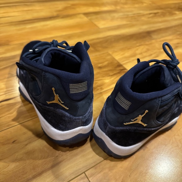 Nike Air Jordan 11 | Size 7 | Euro 38 | Midnight Navy / Metallic Silver - Picture 3 of 12